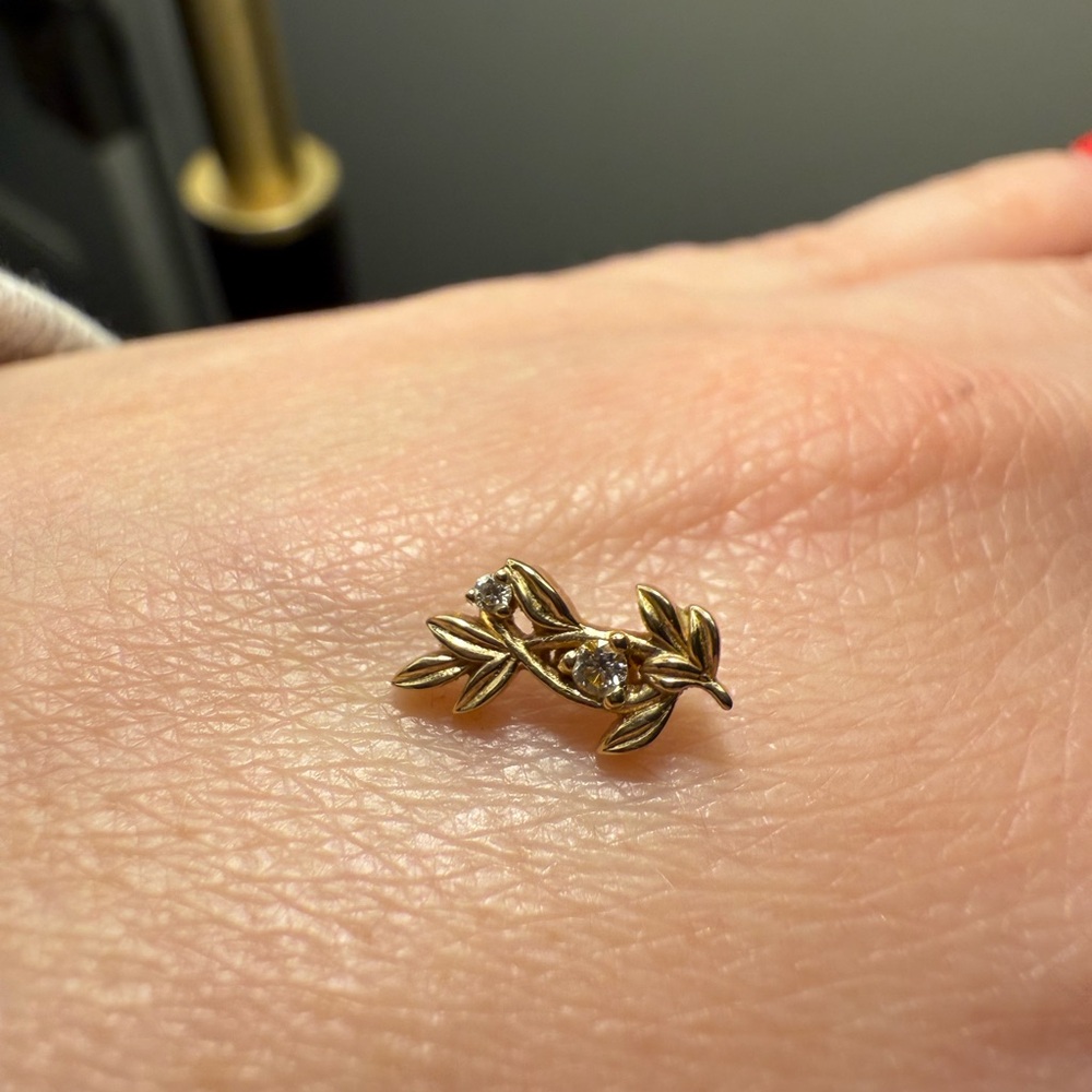 BVLA Jessamine Yellow Gold with Diamonds Threaded End - Picture 2 of 8